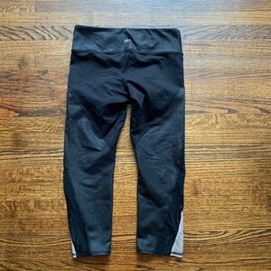 Alo Yoga crop leggings